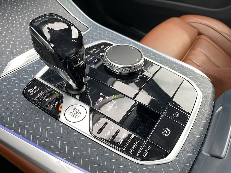 BMW X5 M50i xDrive Sportpaket - fotka 23 z 31