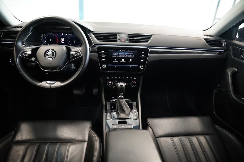 Škoda Superb - fotka 5 z 27