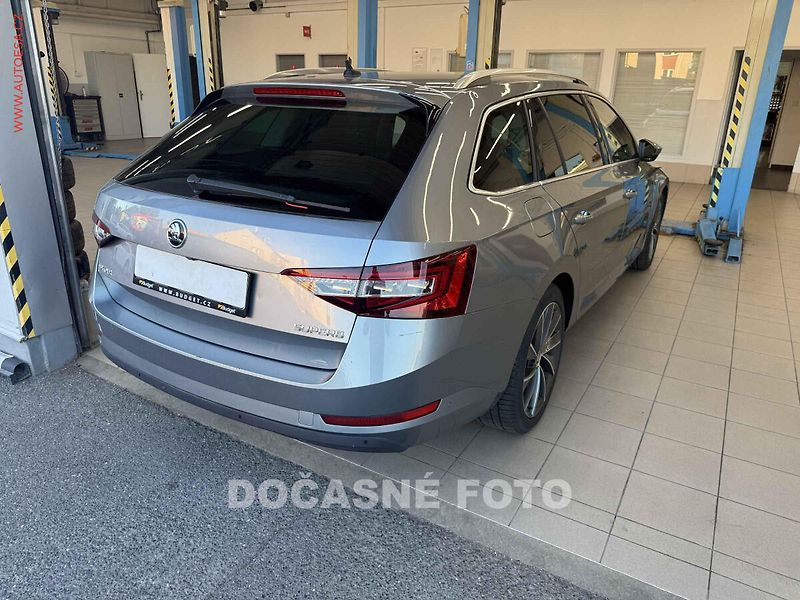 Škoda Superb (2019) 2.0 TDi, 2.maj,ČR, AT, navi - fotka 2 z 3