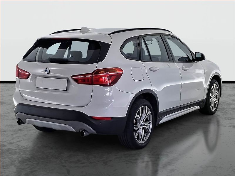 BMW X1 (2017) M Sport xDrive20d, 4X4 - fotka 5 z 20