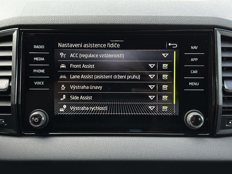 Škoda Karoq 1.5TSi DSG 150PS Sportline Mat - fotka 30 z 46
