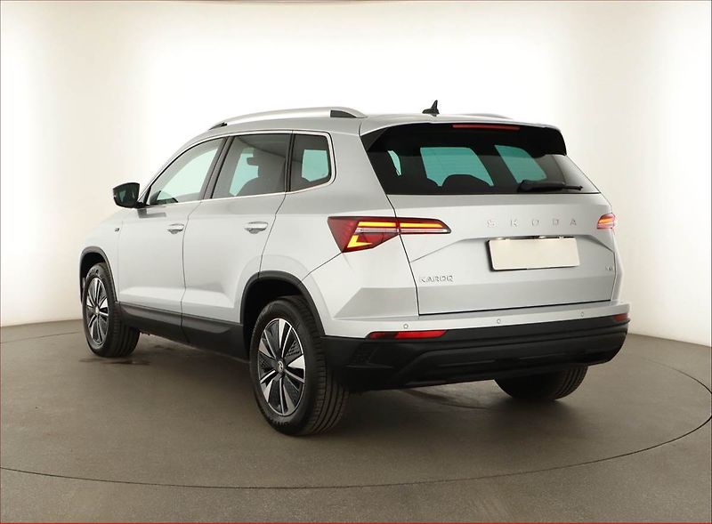 Škoda Karoq (2024) 2.0 TDI, Drive, FullLed - fotka 4 z 16