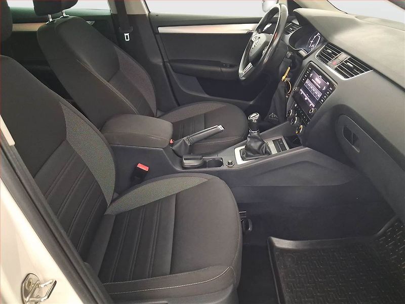 Škoda Octavia (2020) 1.0 TSI, Tempomat - fotka 9 z 18