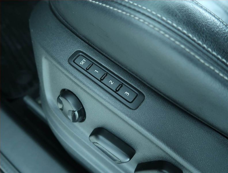 Škoda Karoq (2018) Style Plus 1.6 TDI, Automat - fotka 21 z 23