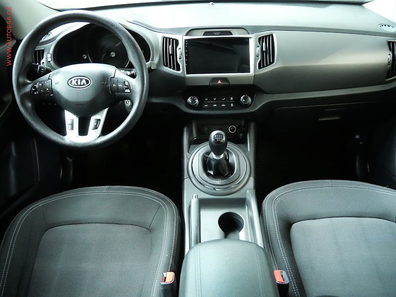 Kia Sportage (2012) 1.7CRDi, AC, tempo - fotka 8 z 20