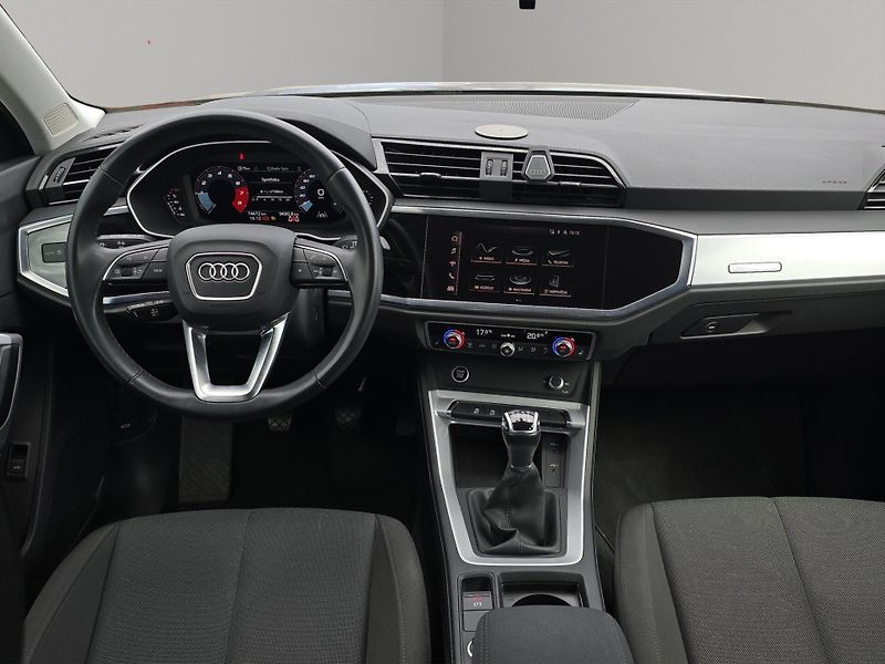 Audi Q3 (2021) S-Line 1.5 TFSi 110kw, ČR - fotka 9 z 26