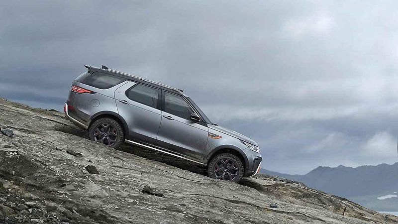 Land Rover Discovery SVX.