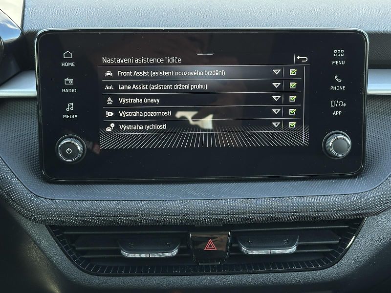 Škoda Fabia 1.0TSi DSG 116PS LED V.Cockpit - fotka 25 z 31