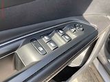 Peugeot 3008 (2018) 1.5 HDi, GT Line, LED, panor - náhled 13