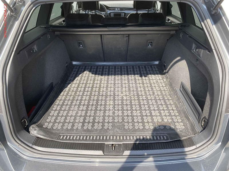Volkswagen Passat (2015) 2.0 TDi, AC, výhřev sed. - fotka 7 z 19