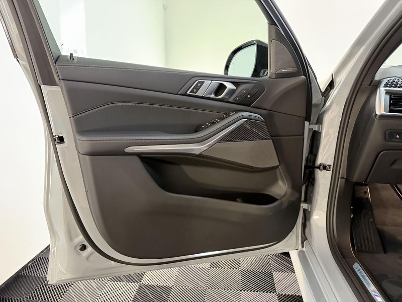 BMW X5 xDrive40d M-PRO Individ. Gar.+ - fotka 15 z 50