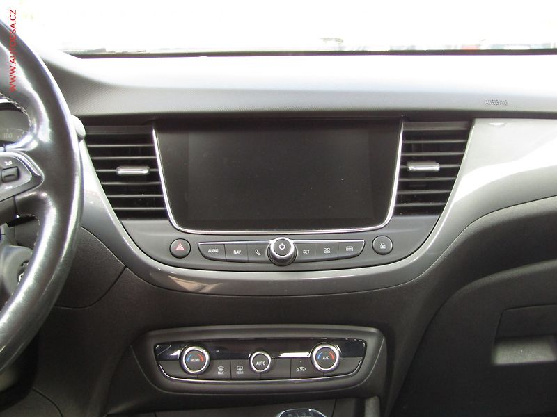 Opel Crossland (2021) 1.2 PT, 1.maj,ČR, Elegance - fotka 11 z 17