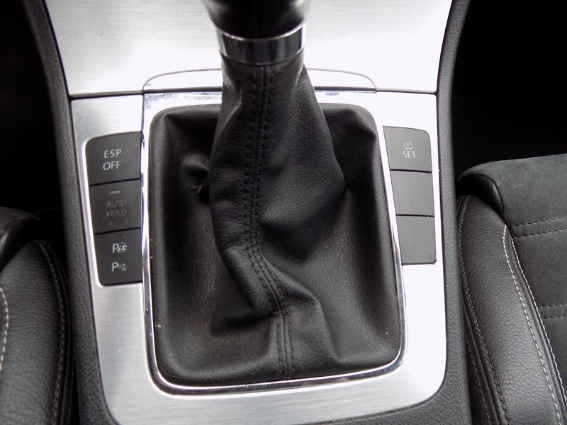 Volkswagen Passat CC (2008) 2.0TDI/Highline/NAVI/Bi-xenon/ - fotka 29 z 37