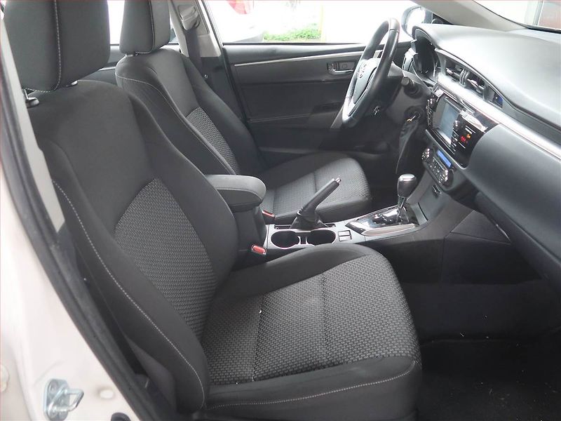 Toyota Corolla (2014) 1.6 Valvematic, Automat, ČR - fotka 9 z 15