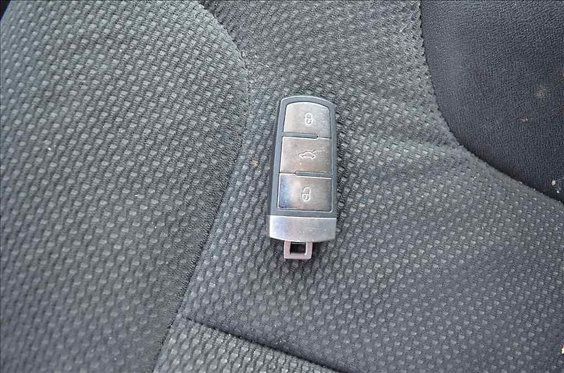 Volkswagen Passat (2007) VARIANT 2,0 TDI DSG - fotka 20 z 29