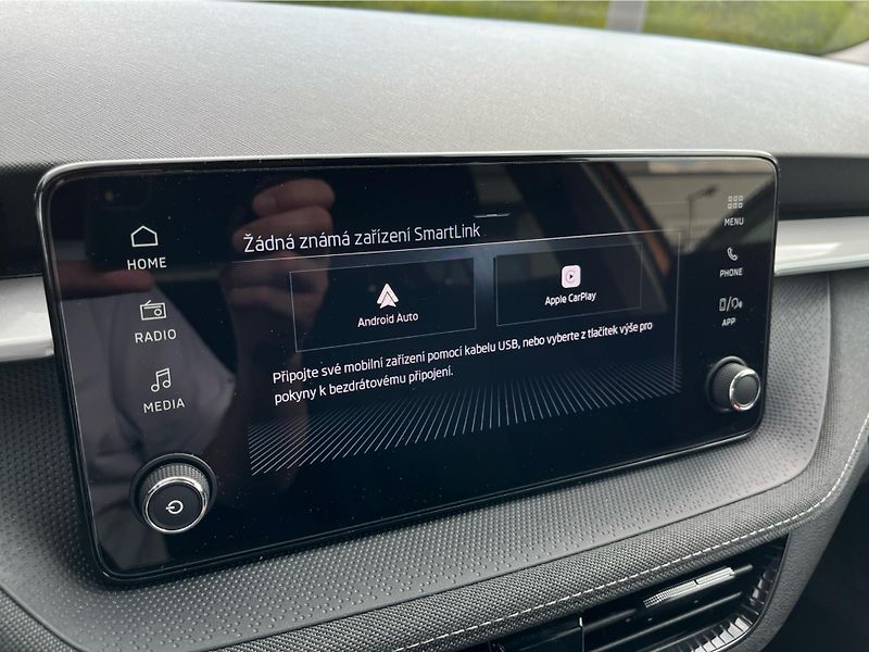 Škoda Fabia 1.0TSI 85kW TOP SELECTION - fotka 17 z 27