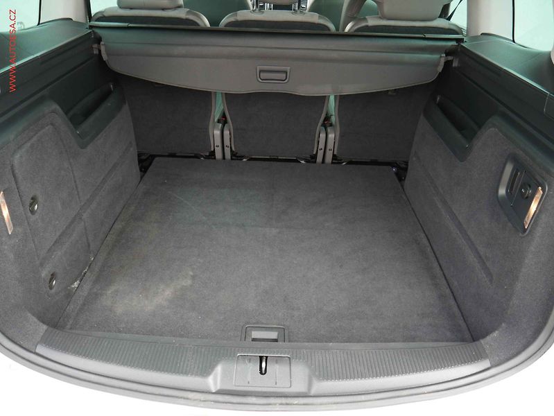 Volkswagen Sharan (2013) 2.0TDi, DSG, bixen, kamera - fotka 7 z 21