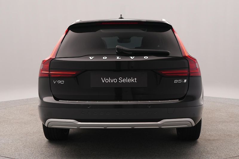 Volvo V90 B5 AWD ULTIMATE POLESTAR AUT  - fotka 10 z 49