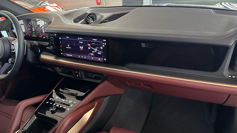 Porsche Cayenne E-Hybrid - fotka 23 z 25