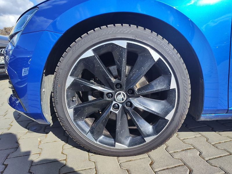 Škoda Superb 2.0 TDi/147kW Sportline DSG - fotka 34 z 34