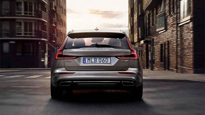 Volvo V60.