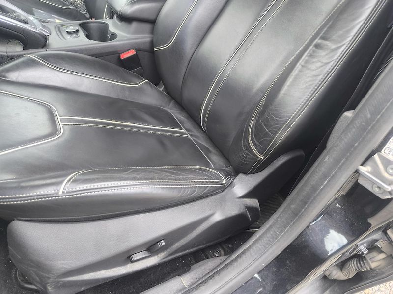 Ford Focus 2.0TDCI103KW,MAX VÝBAVA,KRÁSNÝ - fotka 20 z 27