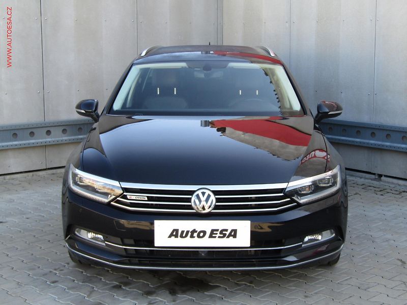 Volkswagen Passat (2014) 2.0 TDi 4x4, ČR, DSG - fotka 2 z 20