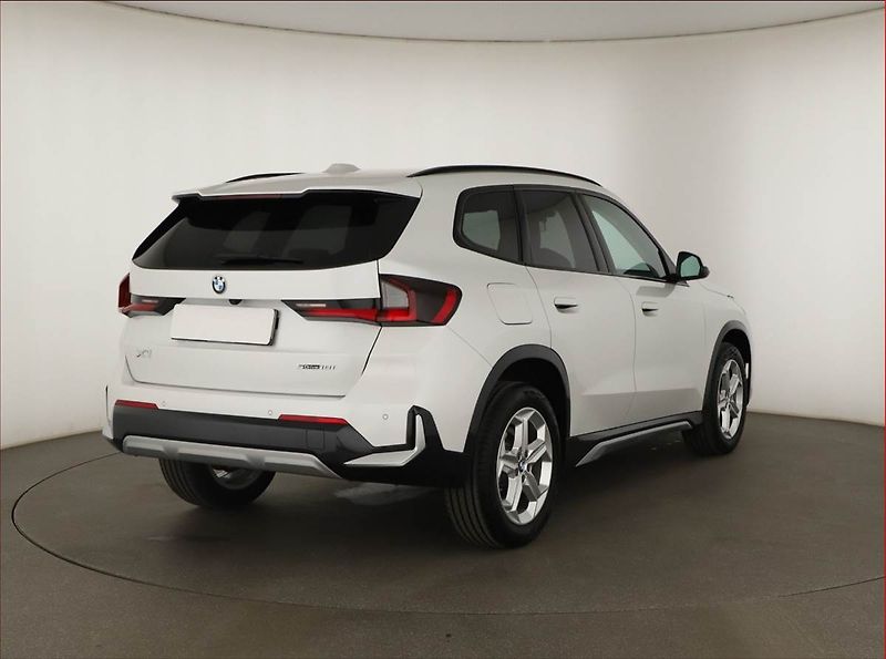 BMW X1 (2025) sDrive18i, Full LED, Navigace - fotka 5 z 18