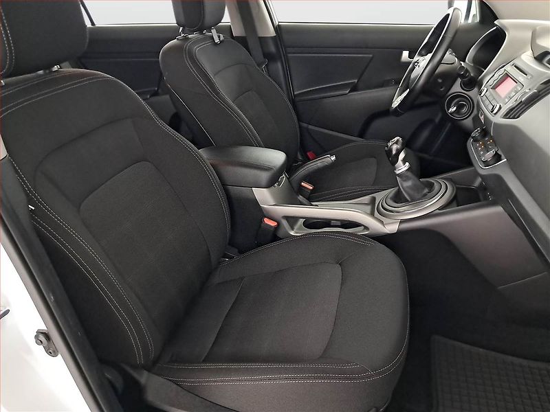 Kia Sportage (2015) 1.6 GDI, Tempomat - fotka 9 z 16