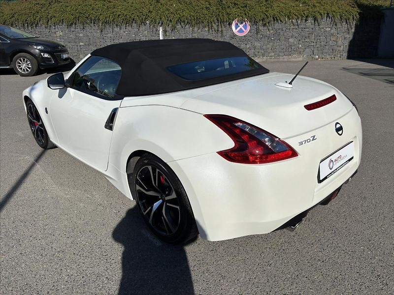 Nissan 370 Z 3,7 i Premium 1.ČR TOP STAV - fotka 11 z 49