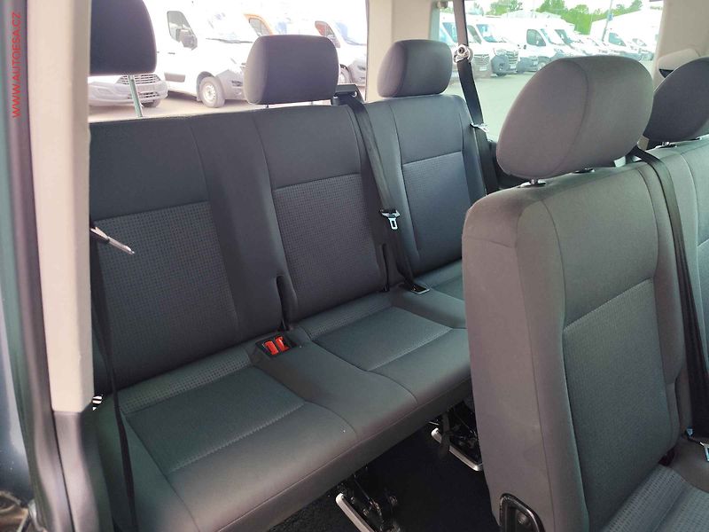 Volkswagen Caravelle (2008) 2.5TDi 8míst, AC, TZ, park - fotka 12 z 21
