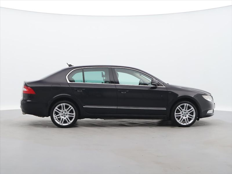 Škoda Superb 3,6 FSI 191kW Exclusive 1.Maj - fotka 8 z 28