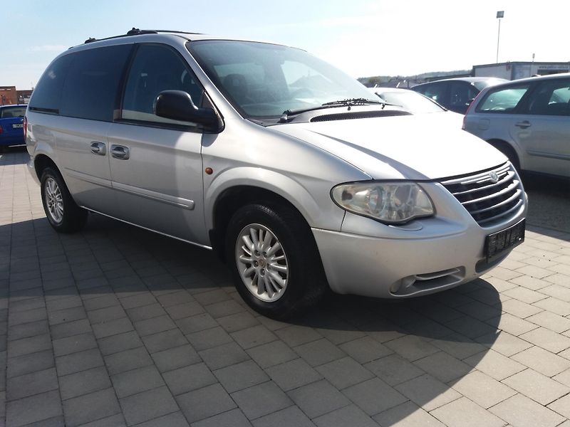 Chrysler Grand Voyager 2.8 CRD,110kW,AUTOMAT,7.MÍST!! - fotka 3 z 23