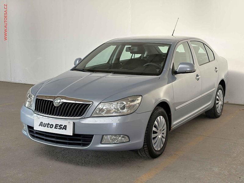 Škoda Octavia (2010) 1.6i, AC, výhřev sed - fotka 3 z 14