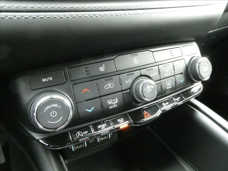 Dodge Durango 3,6 V6 GT facelift,2xpneu,216k - fotka 42 z 48