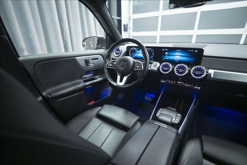 Mercedes-Benz GLB 2,0 200d 4MATIC NAVI KAMERA ČR - fotka 13 z 47