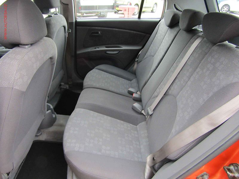 Kia Rio (2007) 1.6i, servis.kniha, AC - fotka 10 z 16