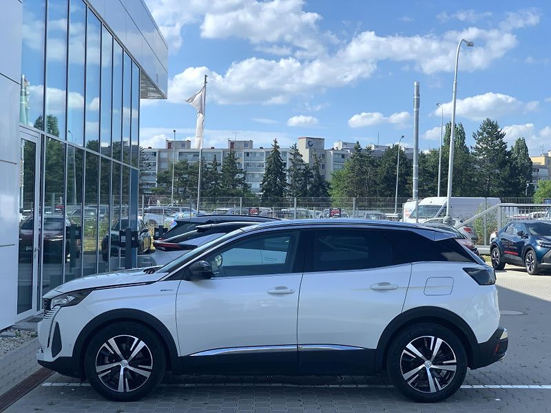 Peugeot 3008 GT 1,6 PT PHEV 165 kW EAT8 - fotka 14 z 29