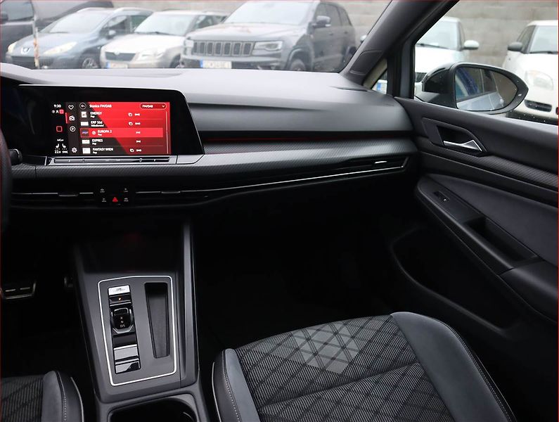 Volkswagen Golf (2021) R-Line 2.0 TDI, Automat, Kůže - fotka 8 z 25