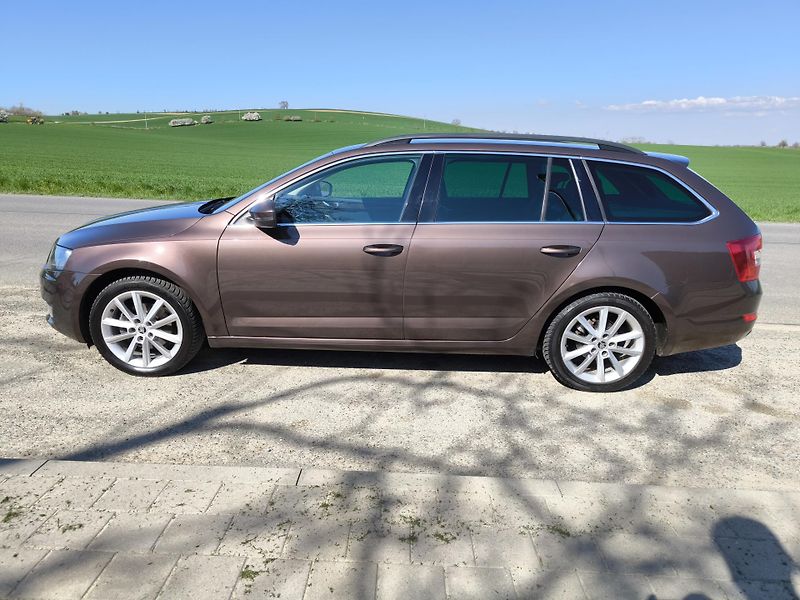 Škoda Octavia (2014) 1,6TDI DSG STYLE*VELKÝ SERVIS* - fotka 8 z 58