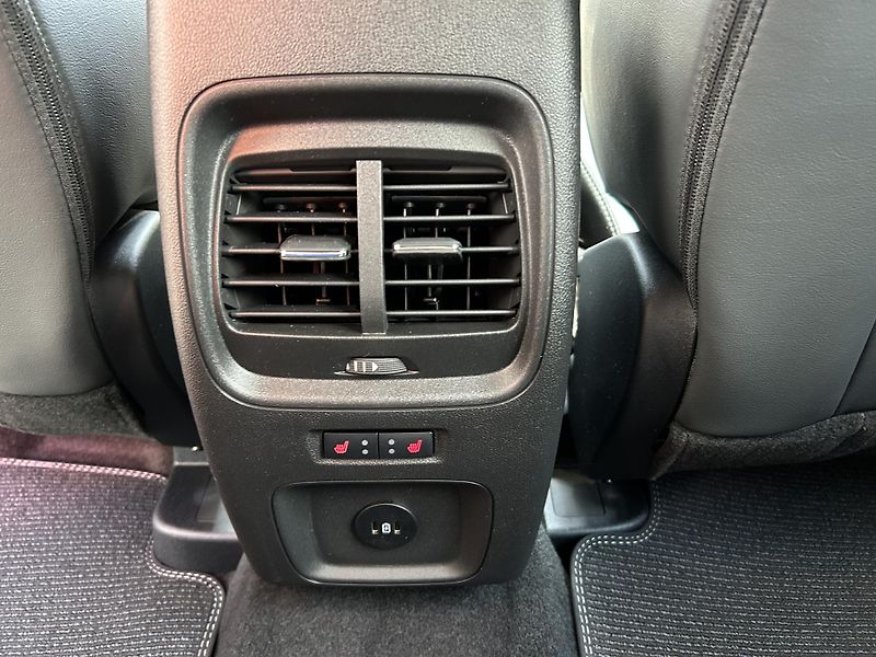Ford Kuga BLUECRUISE EDITION 178kW - fotka 14 z 38