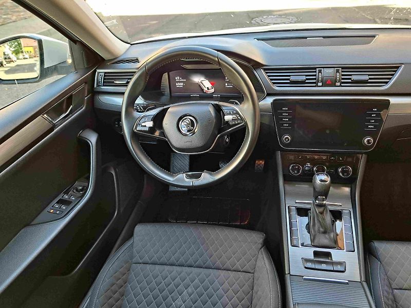 Škoda Superb (2022) TDI-110 DSG LED - fotka 12 z 24