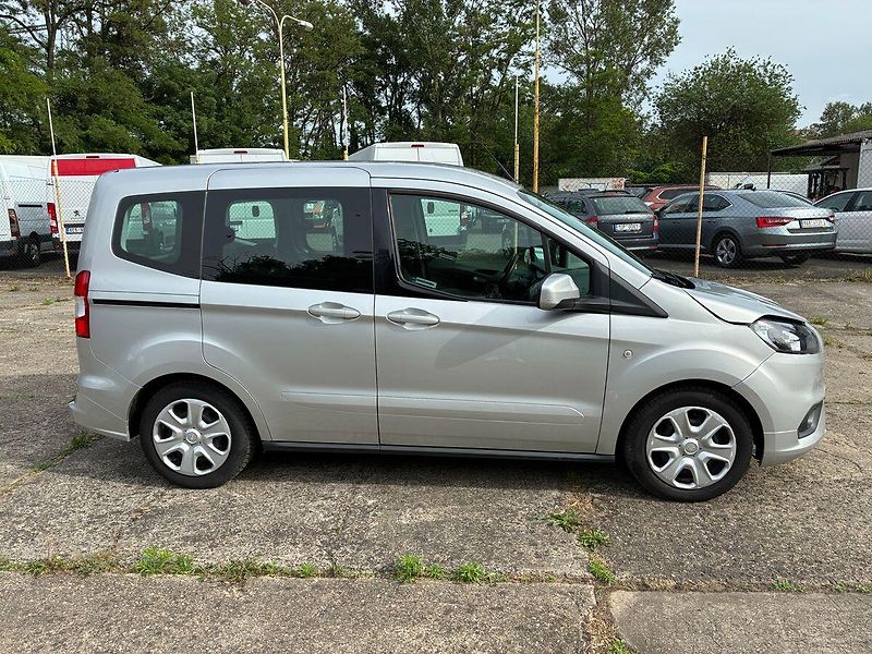 Ford Tourneo Courier 1.5 TDCi ČR 1.Maj 72 tkm DPH - fotka 3 z 24