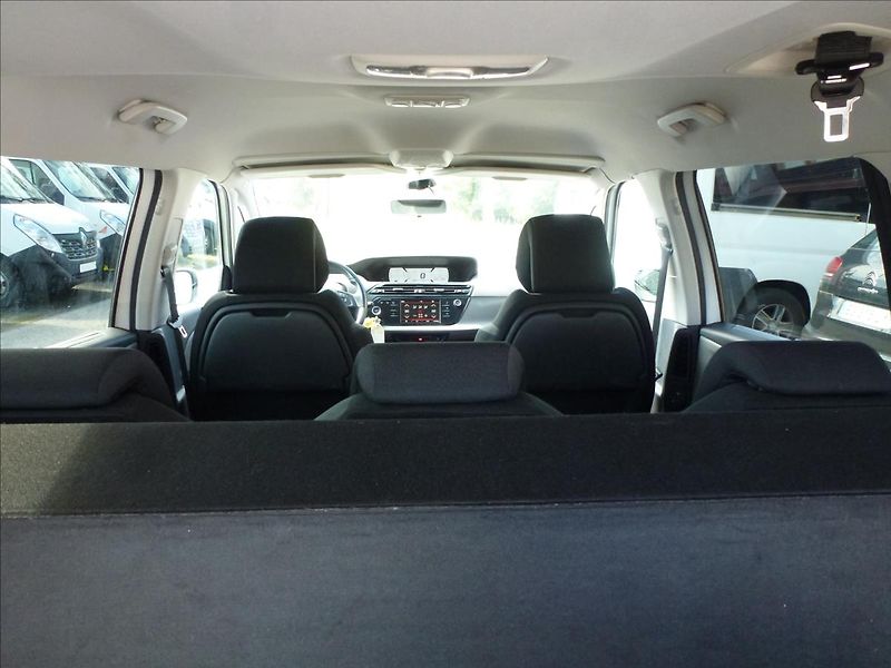 Citroën Grand C4 SpaceTourer 1,2 Pure Tech 130 7míst - fotka 23 z 45