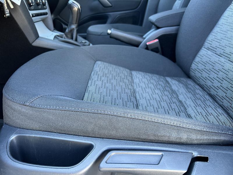 Škoda Octavia 1.6TDi 77kw TEMPOMAT ALU ČR  - fotka 11 z 35