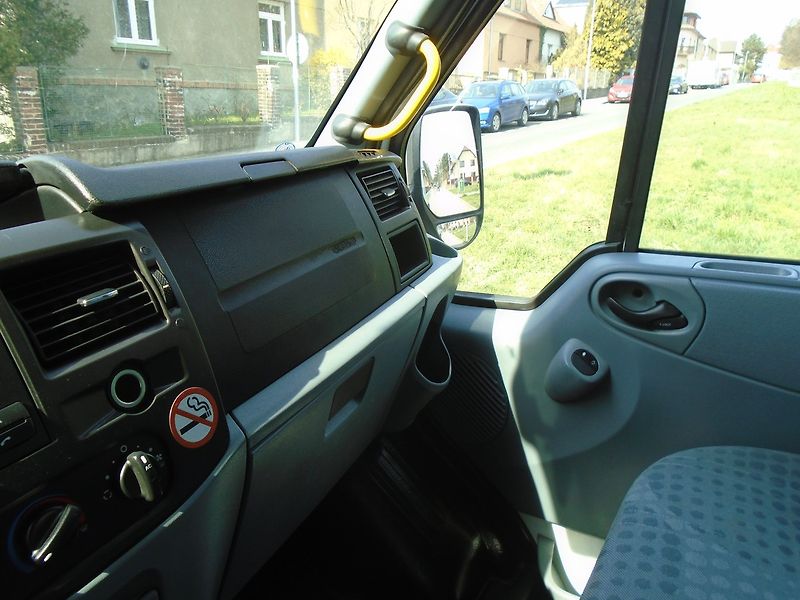 Ford Transit (2014) 2.2 TDCi 9 míst BUS L3H2 Klima - fotka 25 z 31