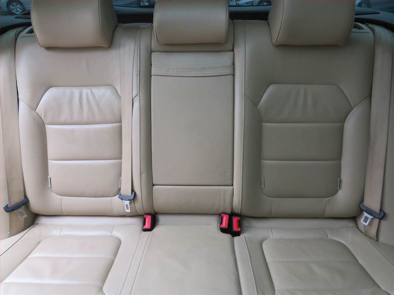 Volkswagen Passat (2013) 2.0 TDI, Navi, Tempomat - fotka 10 z 16