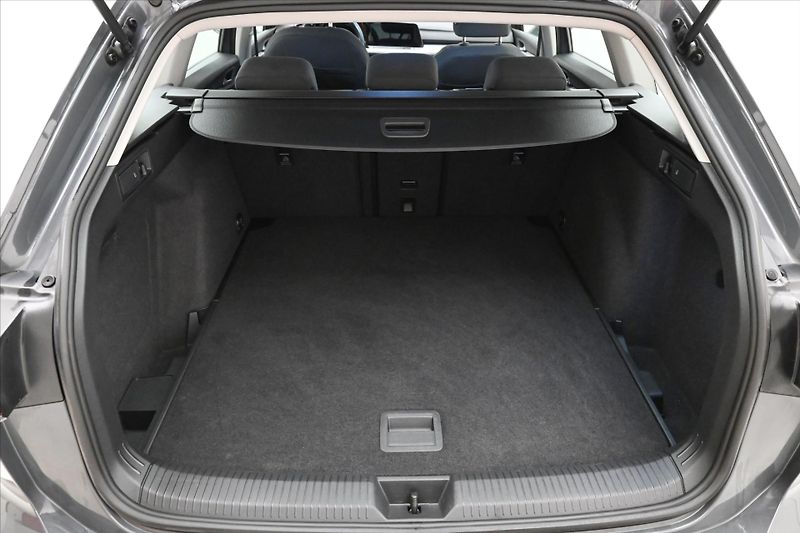 Volkswagen Golf 2,0 TDI 85 kW DSG Life Záruka - fotka 10 z 32