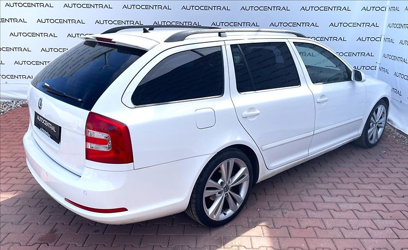 Škoda Octavia 1,8 TSi,118kW,RS paket - fotka 4 z 20
