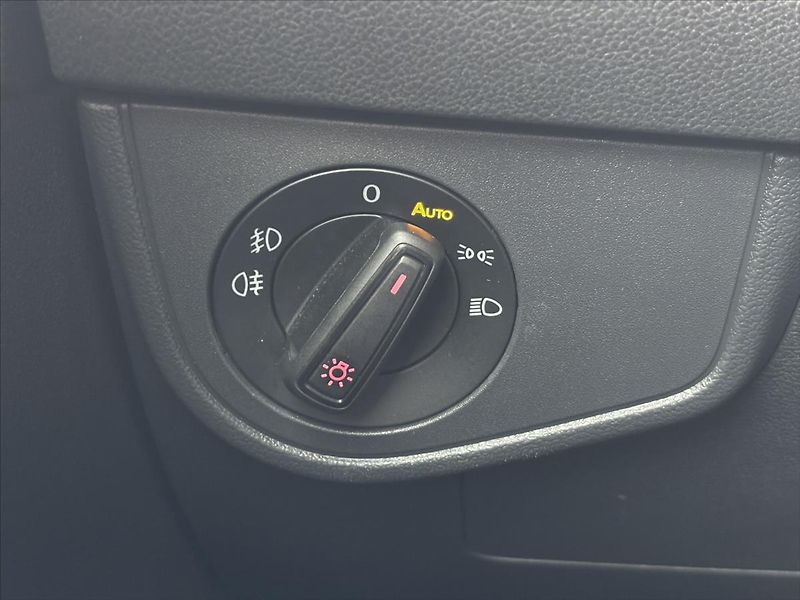 Volkswagen Polo 2,0 TSi 147kW MANUÁL GTI Beats - fotka 35 z 47